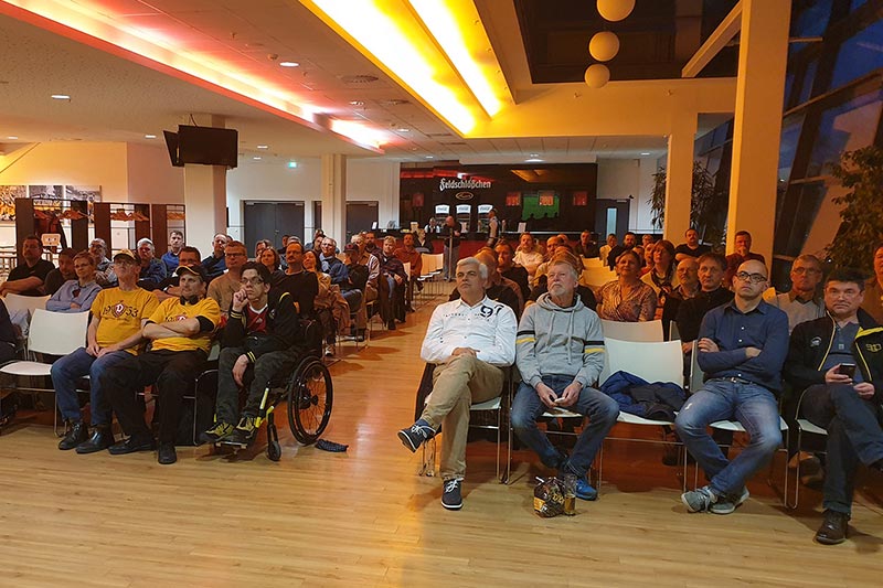 Publikum beim 5. Legendenstammtisch