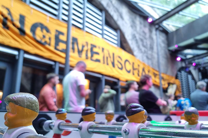 Feier zum 15. Geburtstag mit geladenen Gästen