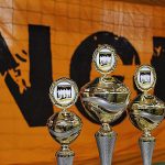 Die Pokale für die bestplatzierten Teams