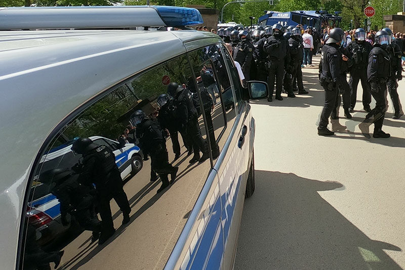 Polizei beim Aufstiegsspiel von Dynamo Dresden